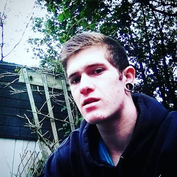 Meet your Posher, Logan - Picture 1 of 1